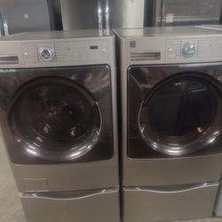 Washer dryer set