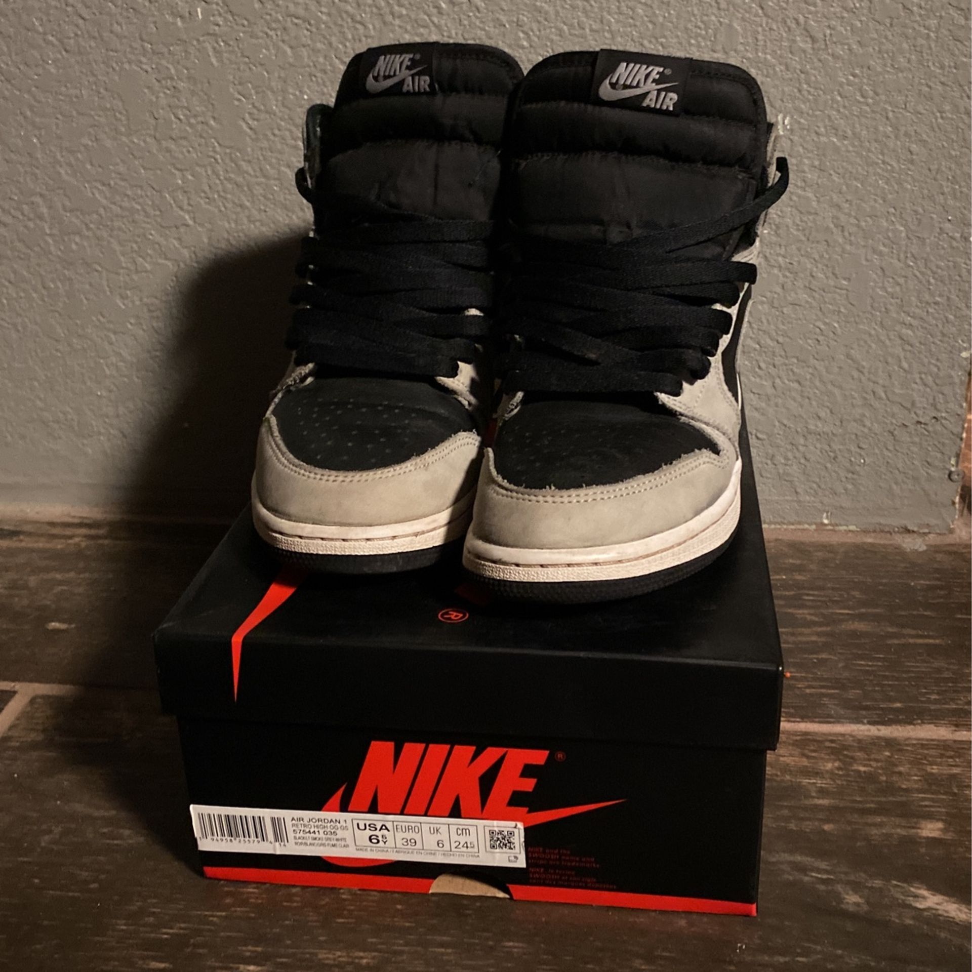 Air Jordan 1 High Smoke 2.0