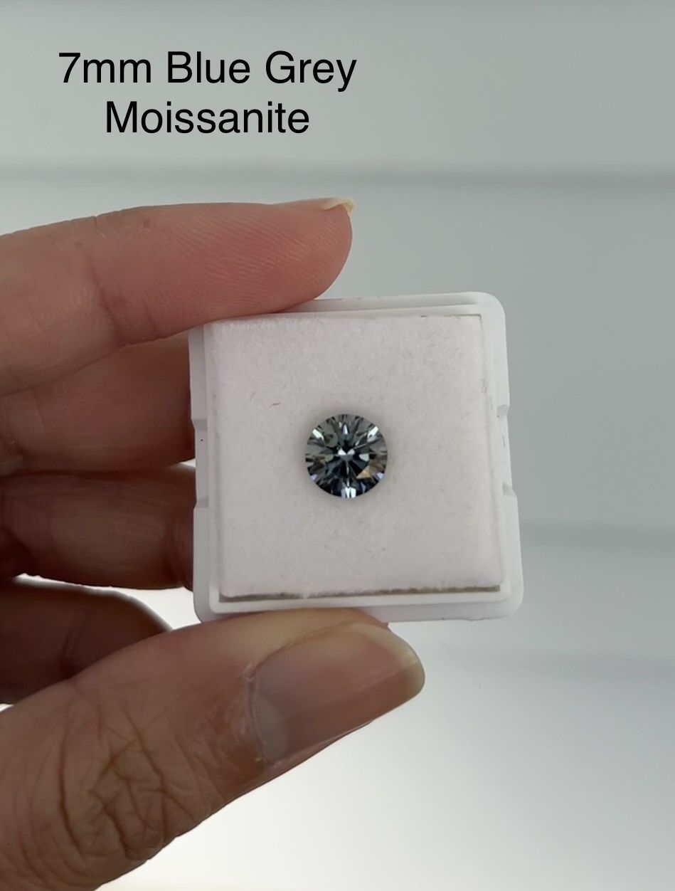 7mm Blue Grey Moissanite