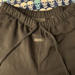 Essentials sweats (Size XL)