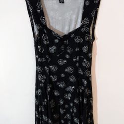 Hot Topic Black Dress With Roses And Skulls 