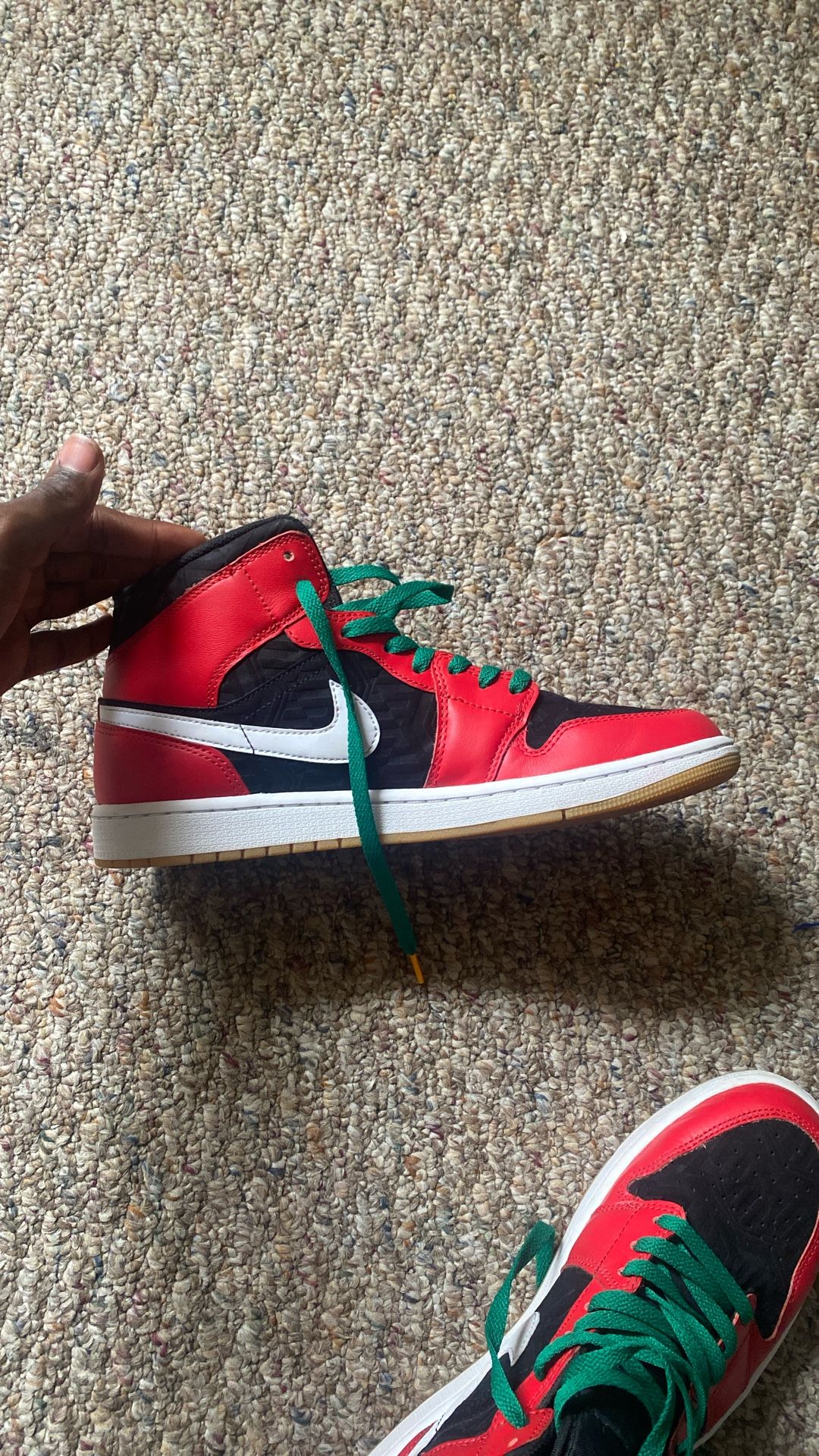 Air Jordan 1 Mid SE ‘Christmas’ men’s size 10.5
