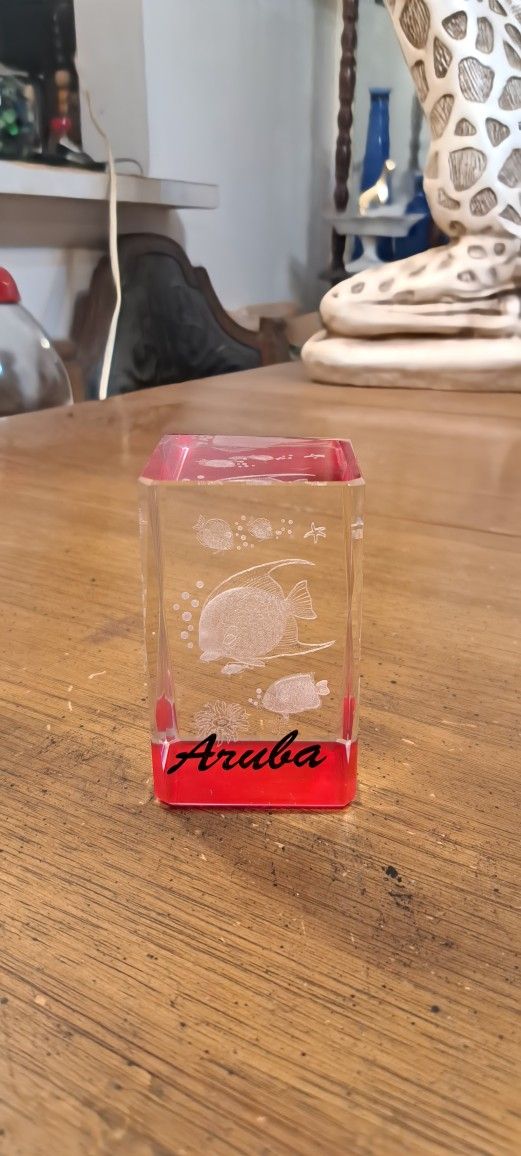 Crystal Glass Keepsake 3D Etched Paperweight Aruba W/Fish Etched Gorgeous Pinkinsh Red Bottom