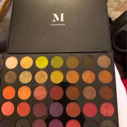 Morphe 35M boss mode eyeshadow palette