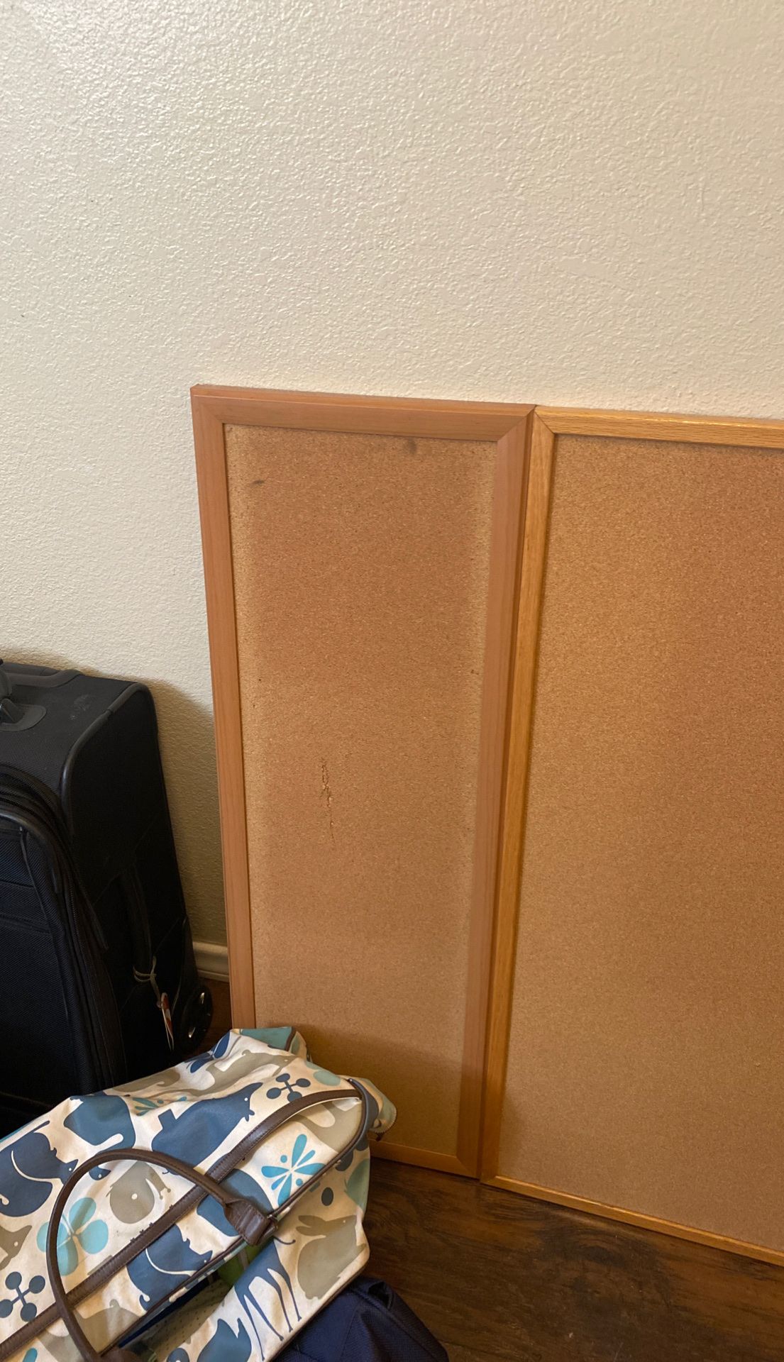 3 cork boards