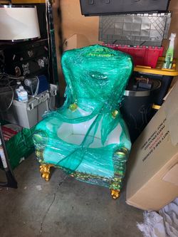 Throne chairs