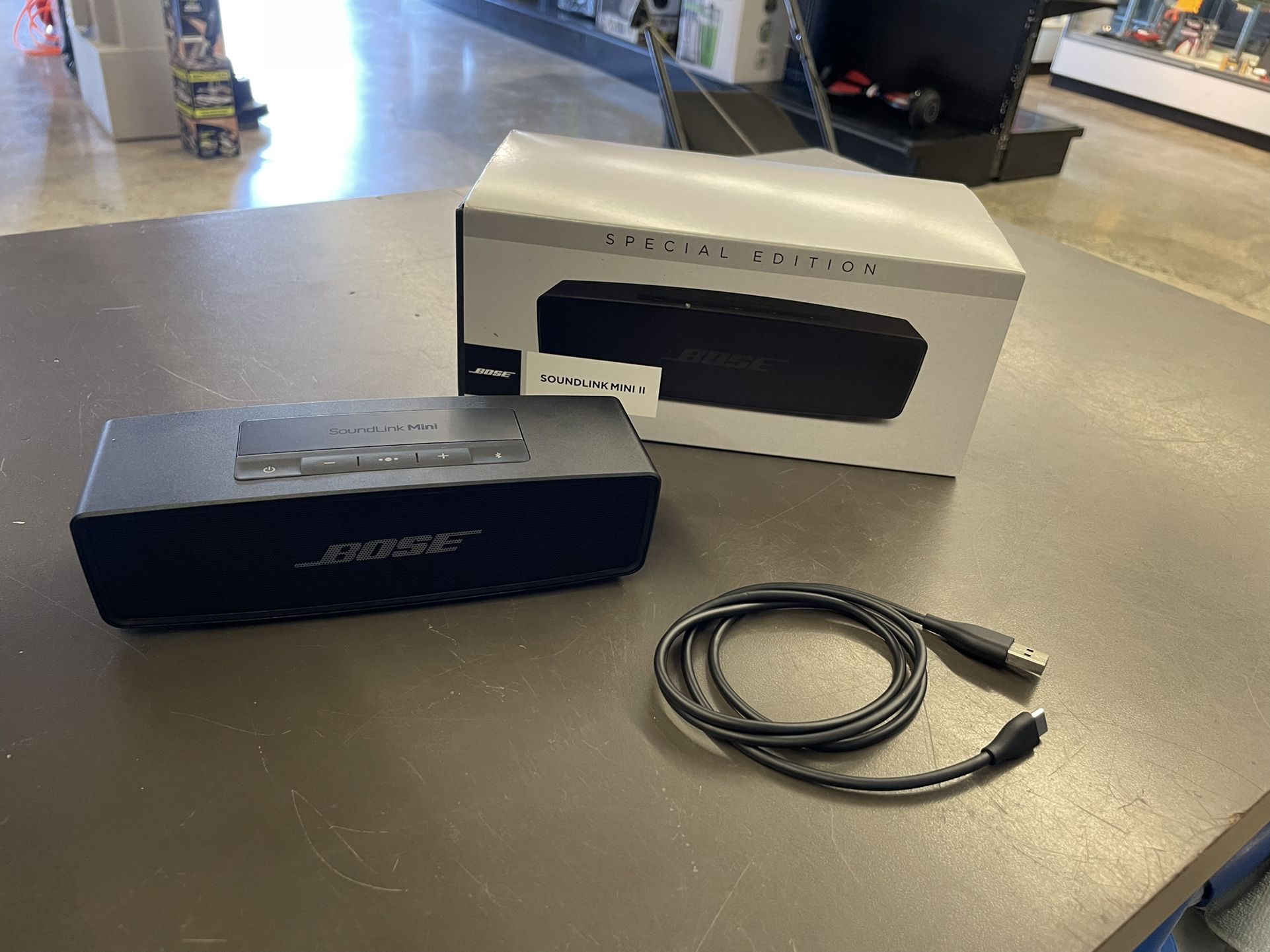 New Bose SoundLink Mini ii Limited Edition Blue Tooth Speaker No