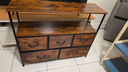 5 Drawer Dresser/ Tv Stand