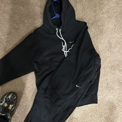 Women’s Nike Sweatsuits 