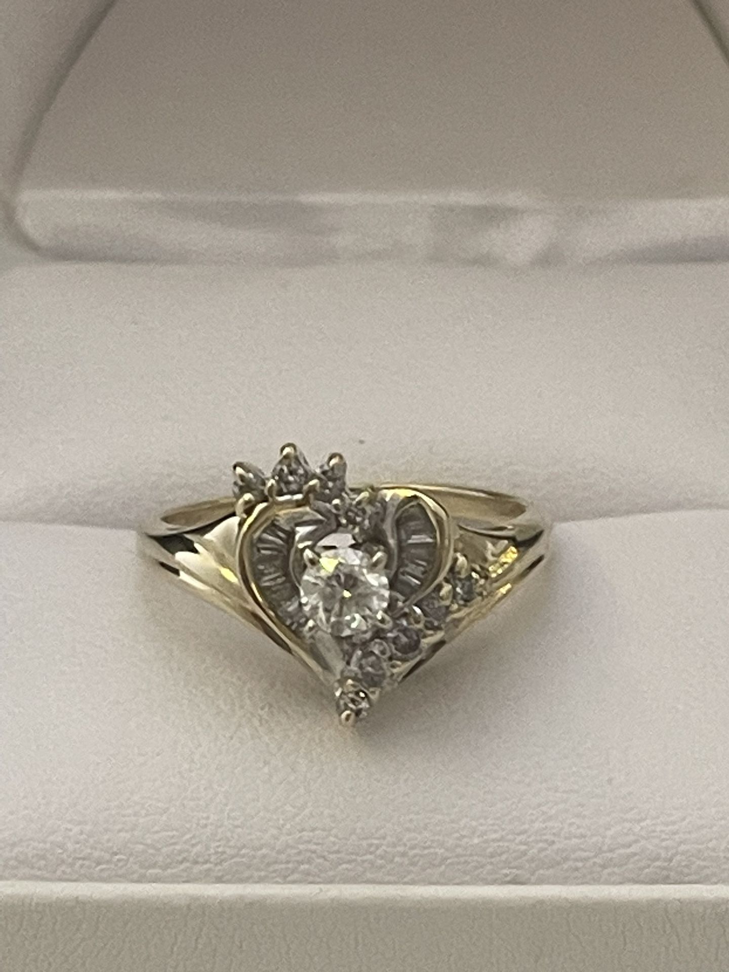 10K Yellow Gold ~1/3CTW Diamond (~1/5C Center) Heart Ring Size 6.5