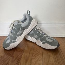 Men 8 / Women 9.5 - Nike Hera Tech Mica Green Suede Running Athletic Shoes