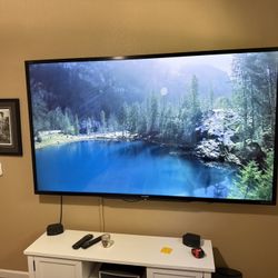Sharp TV 91”….3D