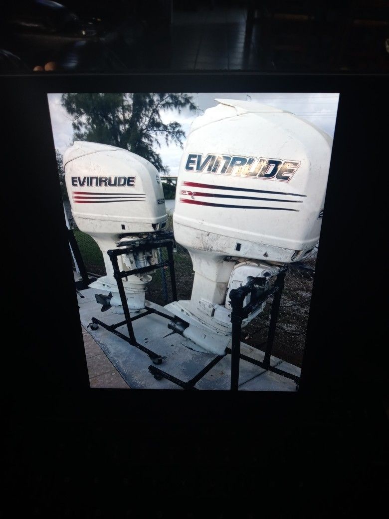 250 Evinrude Outboard engines 