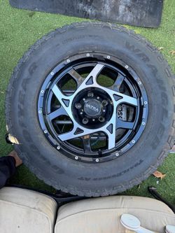18" Ultra Motorsports wheels + Goodyear Wrangler 275/70R18 tires - set of 4