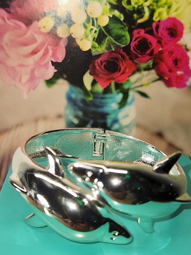 #1627, GORGEOUS DOLPHIN SILVER PLATED BANGLE