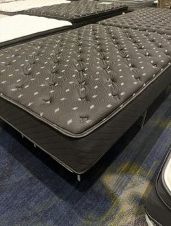 King Size Mattresses GOING FAST! Other sizes available too!