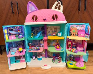 Gabby’s Dollhouse Dollhouse with Room Inserts