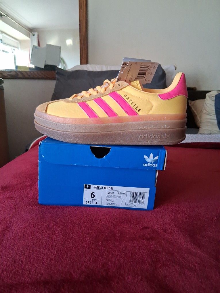 Women's Adidas Gazelle Bold "Spark" Sizes 6W, 6.5W, 7W, 7.5W, 9W Brand New
