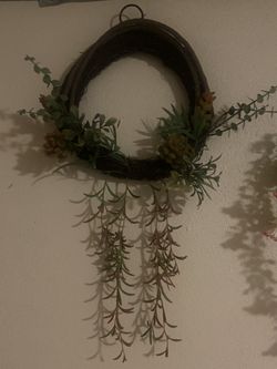 Fake wreath plant decor