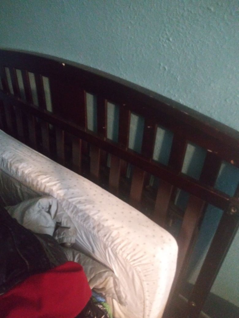 Baby crib and matteress