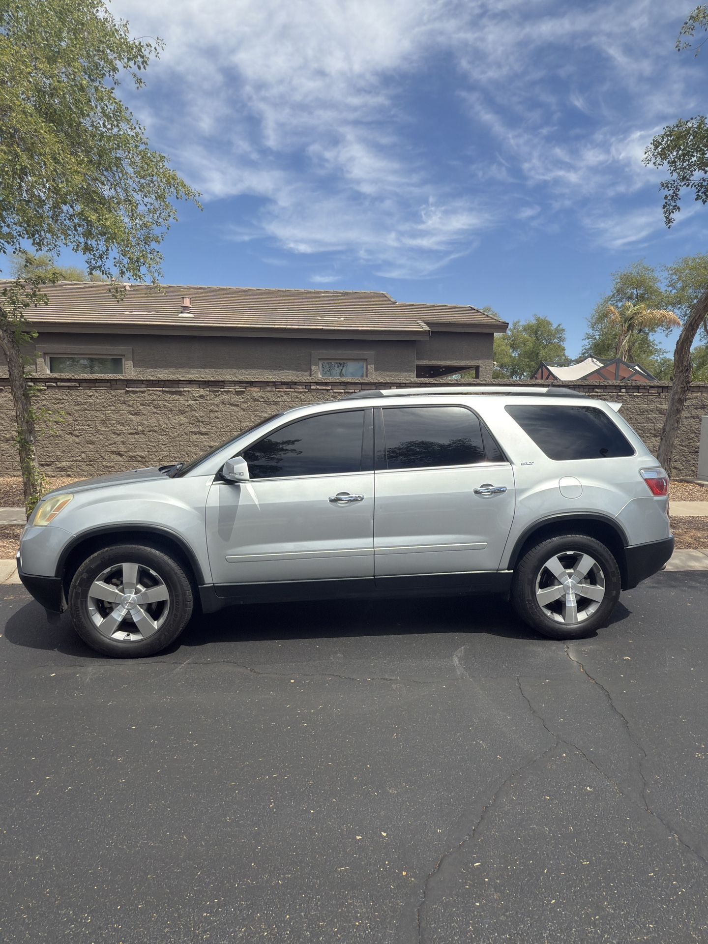 2012 GMC Acadia