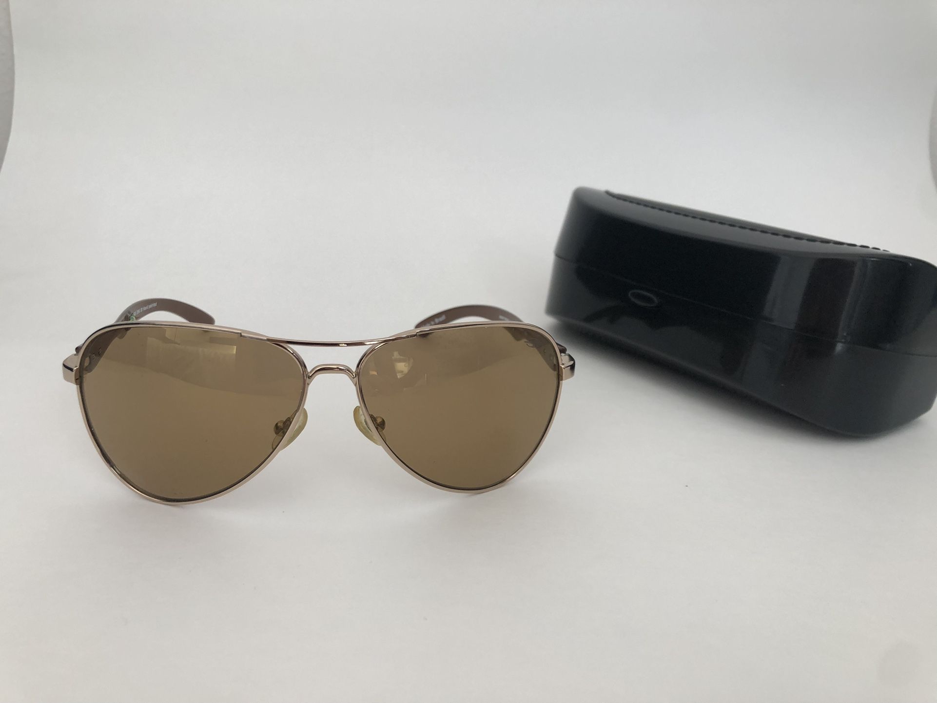 Unisex Mormaii Sunglasses. Color is Brown / Tan. Made from durable materials and construction. 100% UV Protection.