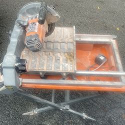 Ridgid Saw With Stand 