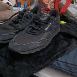 Reebok Size 11 1/2 Black Good Price 