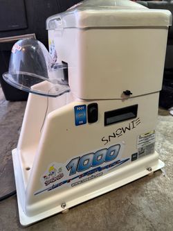 Snowie snow cone machine