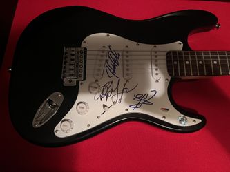 STP - Stone Temple Pilots Signed Guitar