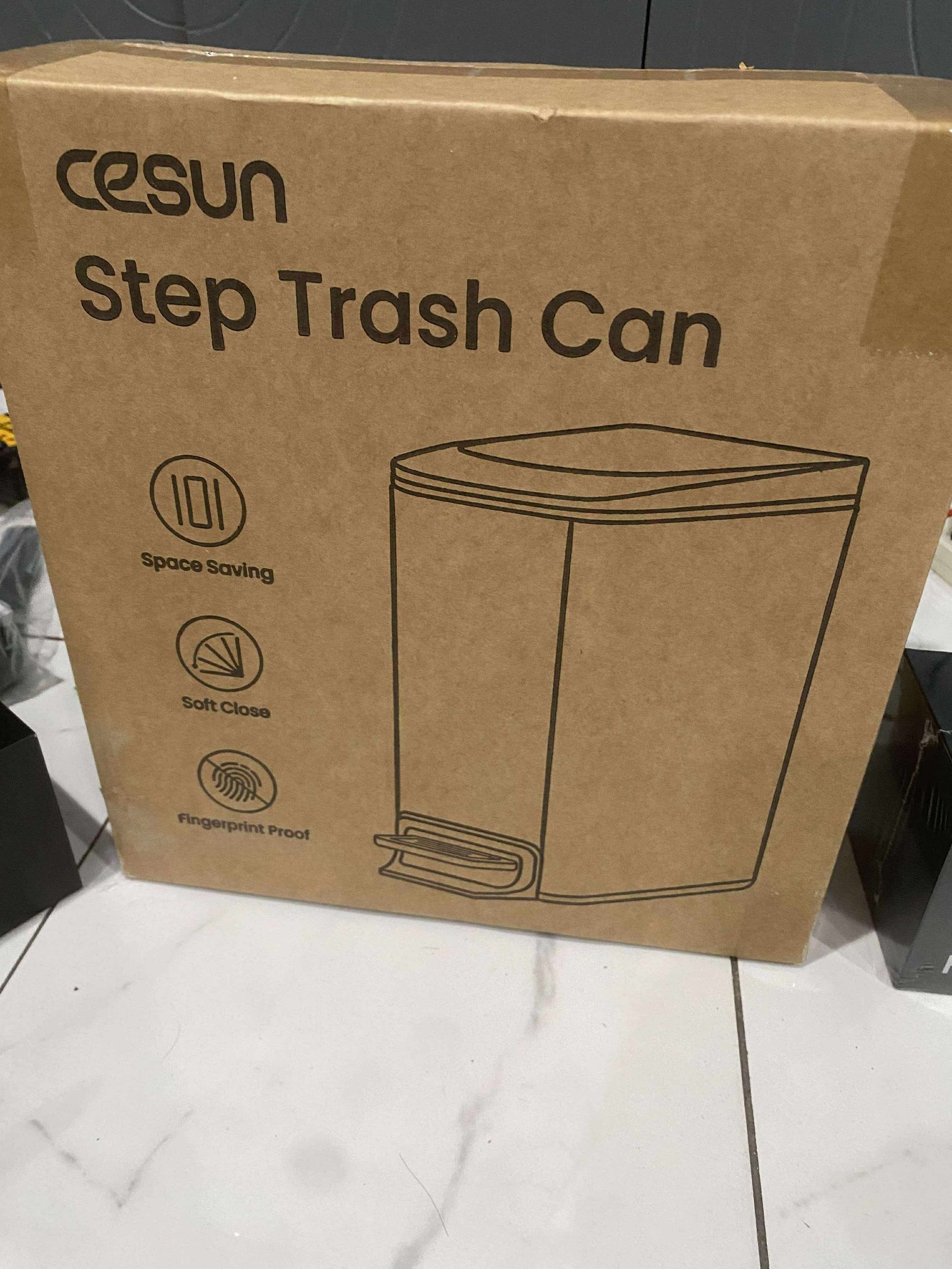 Cesun Small Bathroom Trash Can with Lid Soft Close, Step Pedal