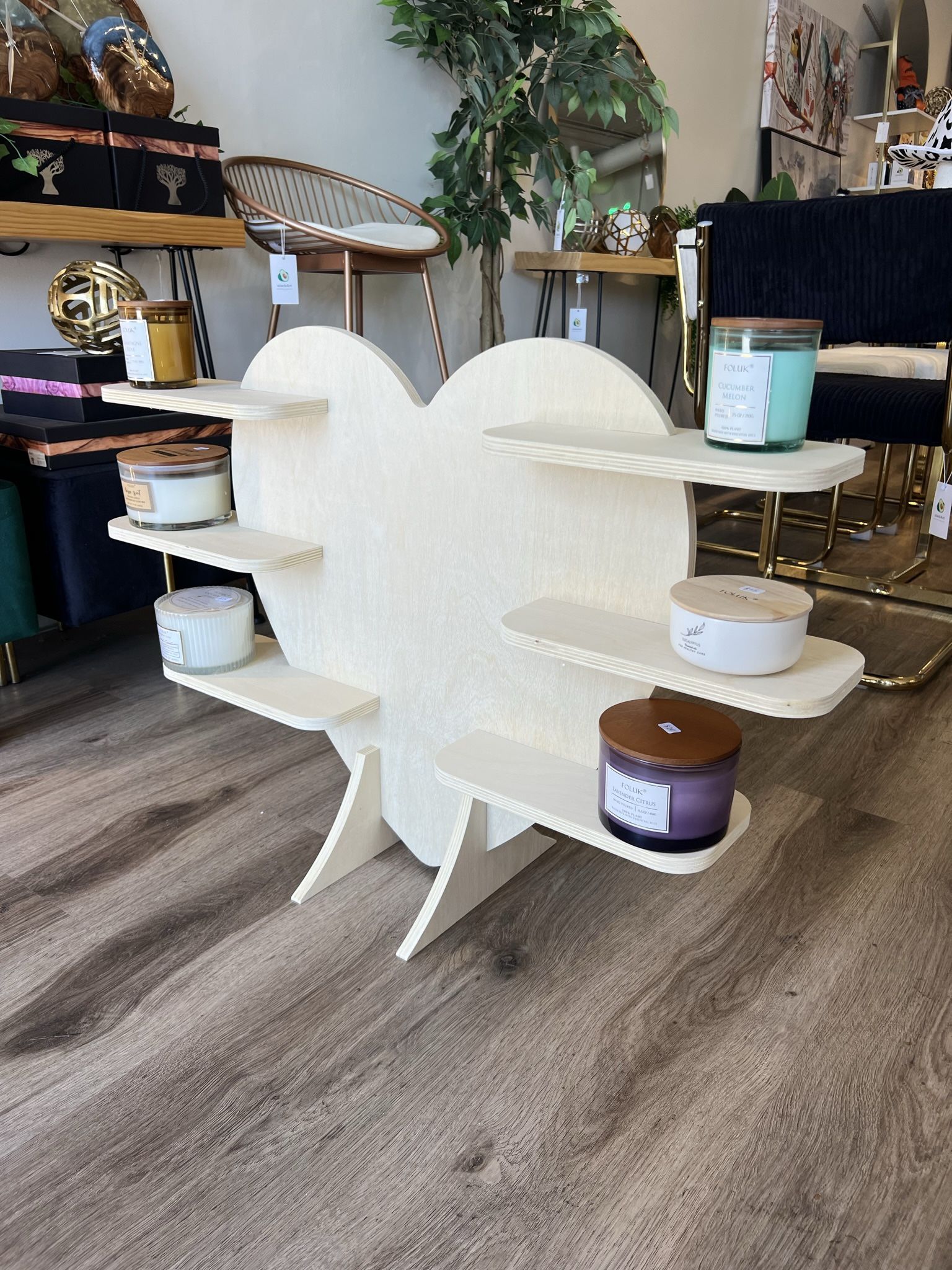 Retail Display Shelf For Vendors Heart Shaped