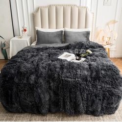 Duvet + Duvet Cover (Gray)