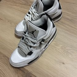 Nike Air Jordan 4