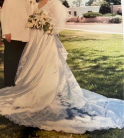 Alfred Angelo White Wedding Dress (size 6). Long sleeved, with train and veil