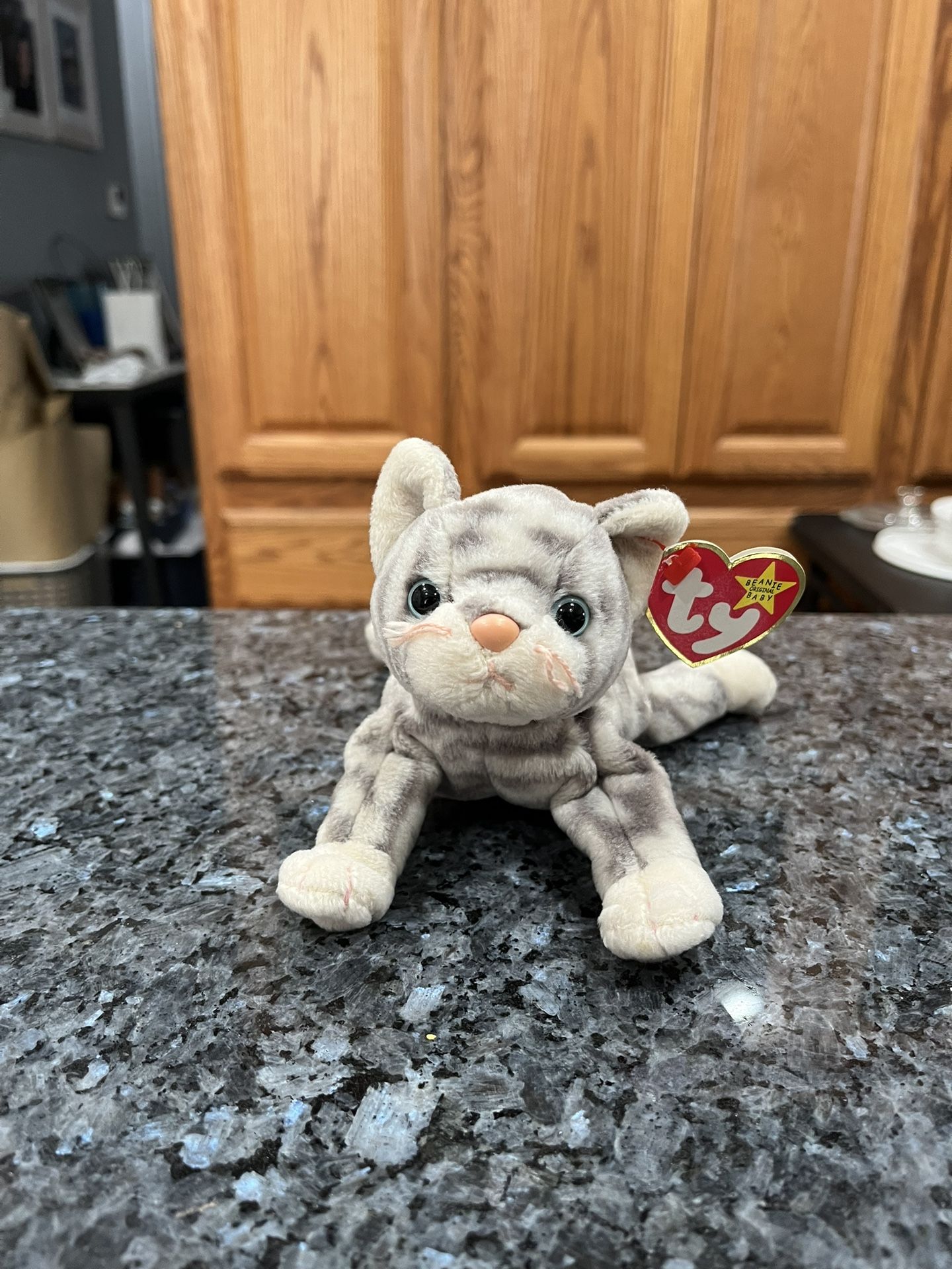 Toy Plush Ty Beanie Babie “Silver Cat” 1999. Sits up. Brand New with Tags. .