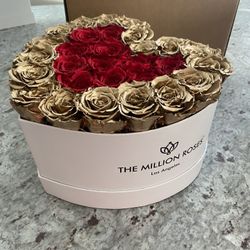 The Million Roses 🌹 Flowers!!! Red And Gold White Heart Shaped Box 