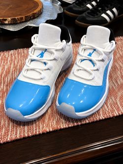 🔥 Jordan White & University Blue Sneakers – Clean! 🔥