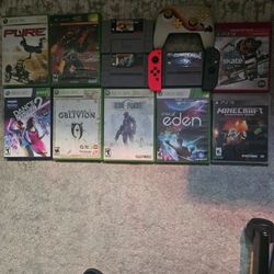 (DM FOR PRICE) Mixed Lot of Video Games and Controller