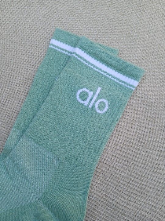 ALO UNISEX CREW SOCK MEDIUM LARGE