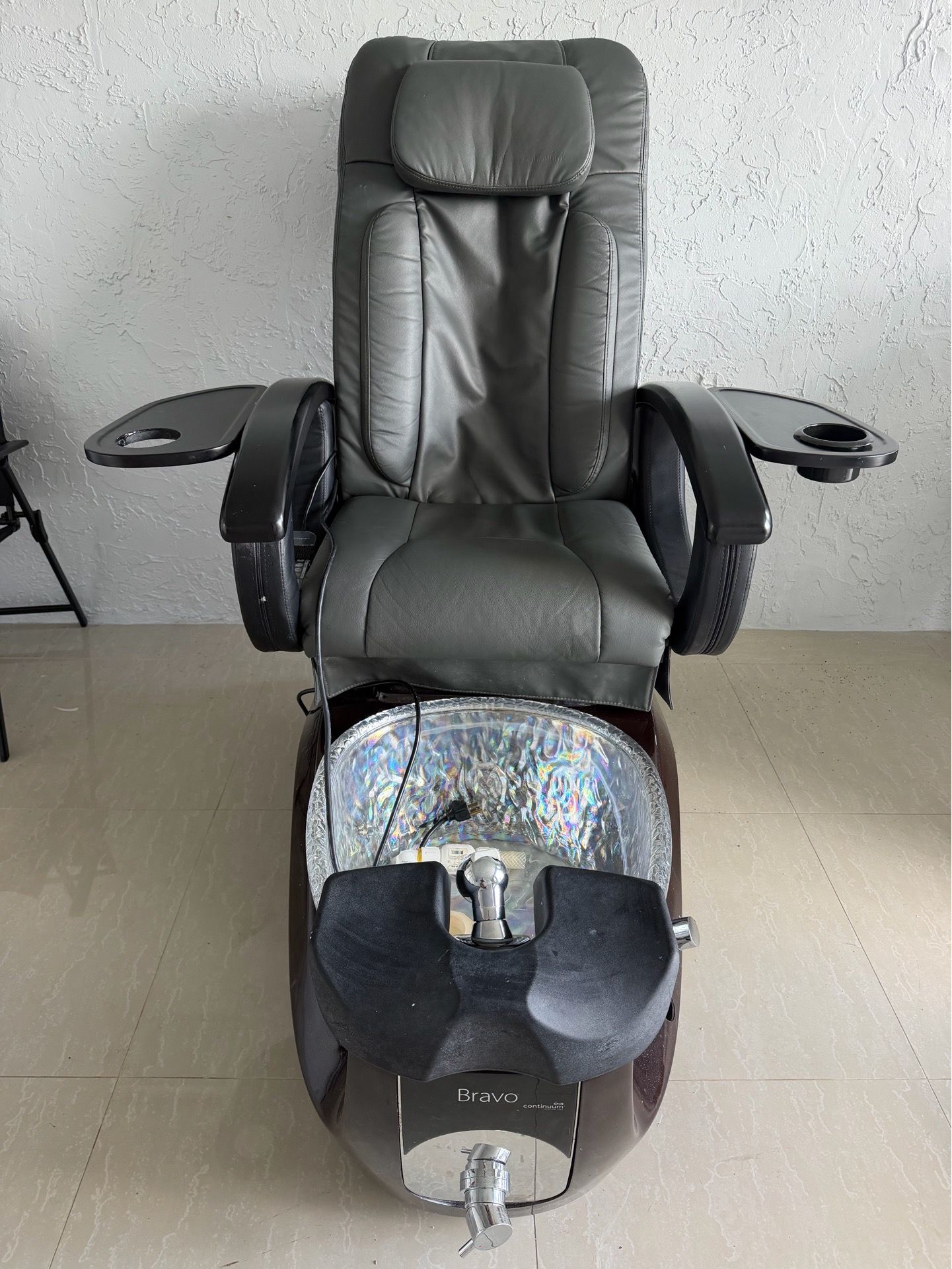 Spa pedicure in perfect condition!!