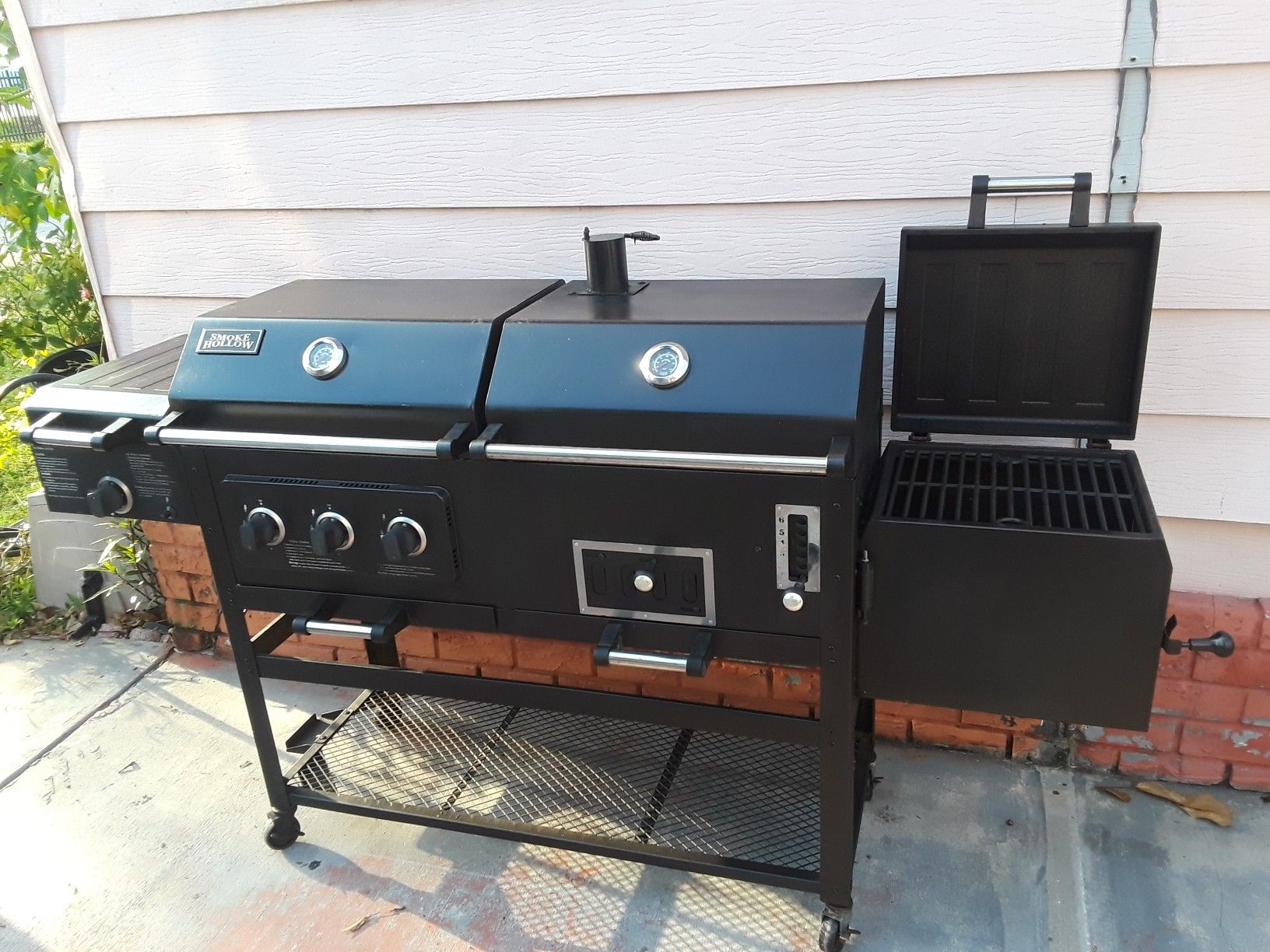 Smoke Hollow 8500 Combination LP Gas/Charcoal Grill and Smoker