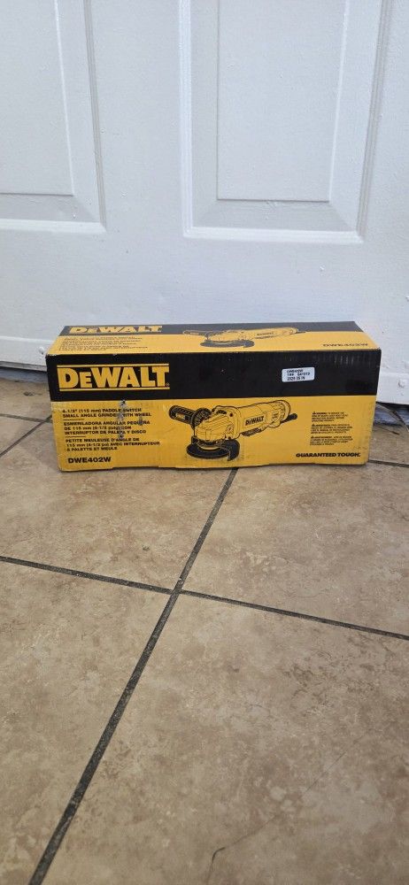 Dewalt 120 Vt Grinder New