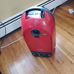 Miele S2511 Vacuum For Parts