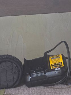DEWALT Battery Charger DCB107