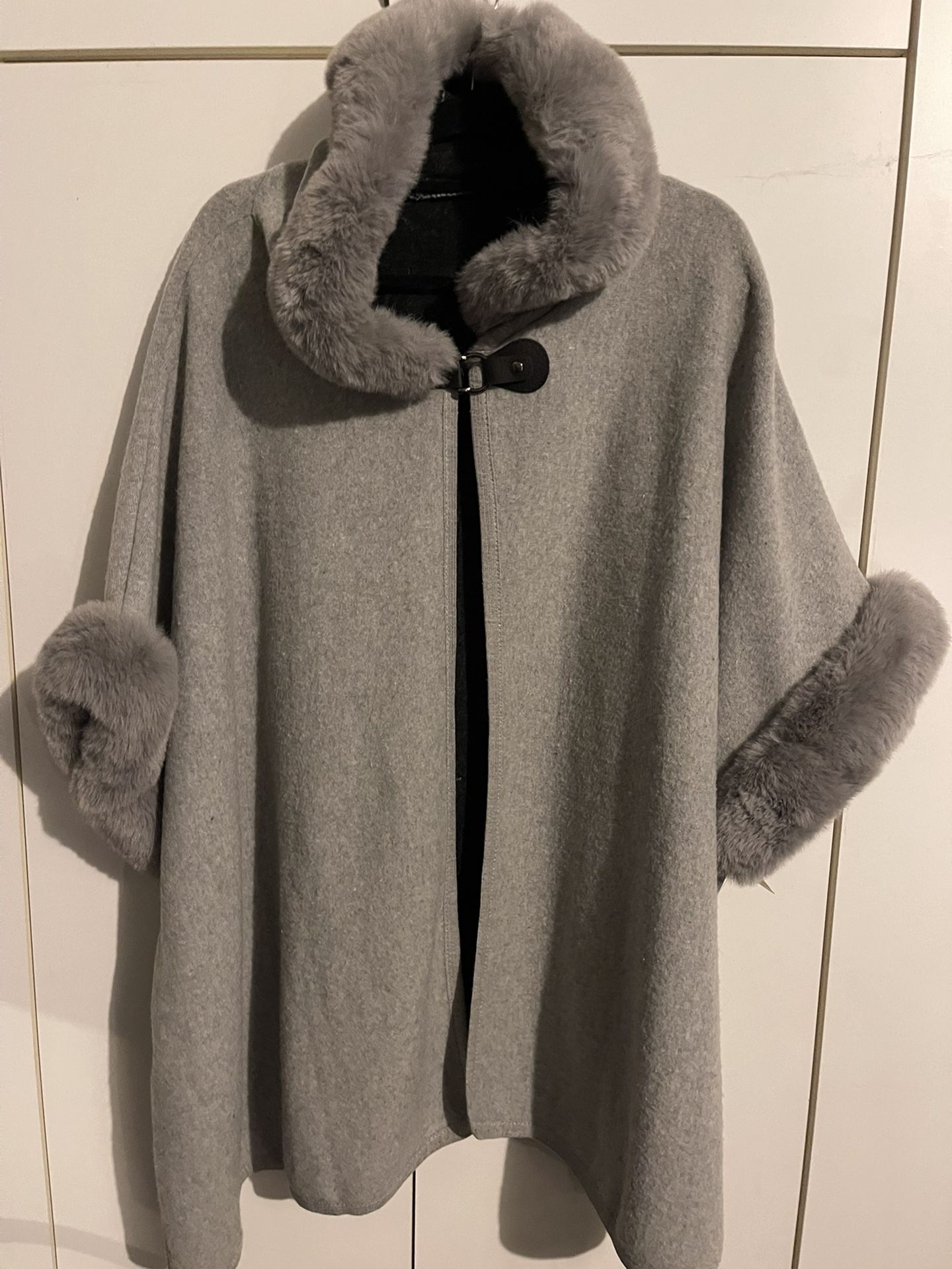 Wool Poncho With Faux Fur Trim 33 Inches