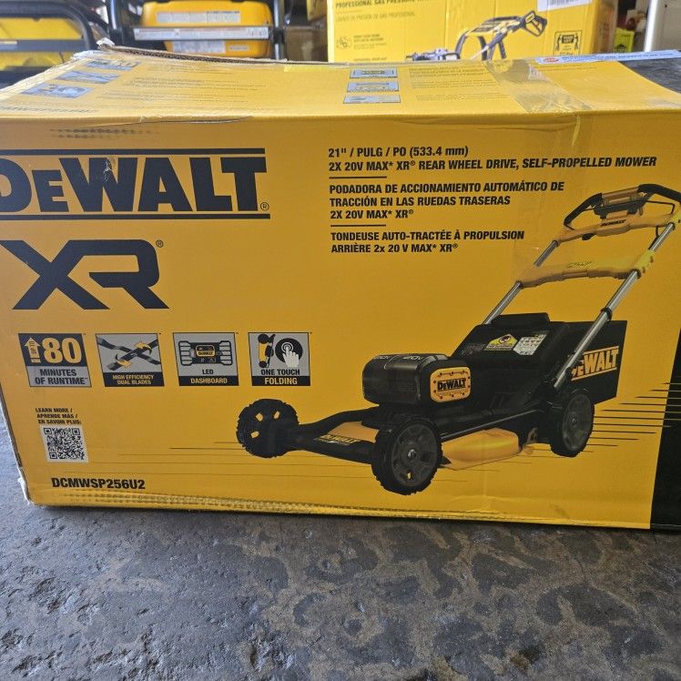 DEWALT Lawn Mower - 20V MAX 21 in.
Self Propelled/2x10ah Batteries and
charger DCMWSP256U2
