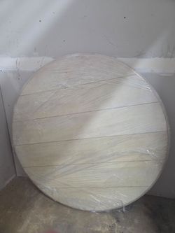 Farm house table ,4 chairs off white