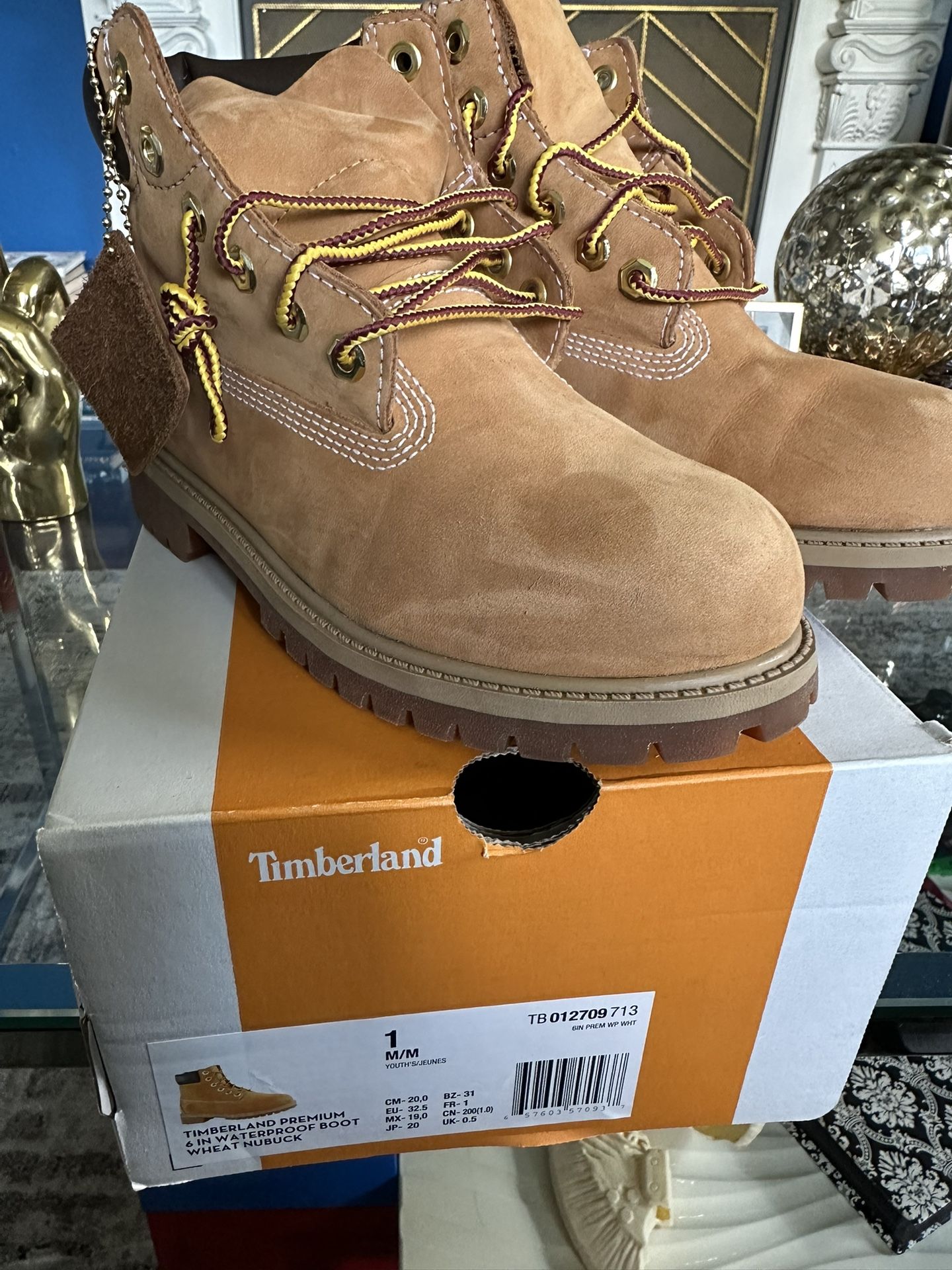 Timberland premium 6" Wheat Nutbuck Waterproof Size 1