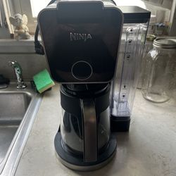Ninja pro Coffee Maker W/ Frother $45/OBO
